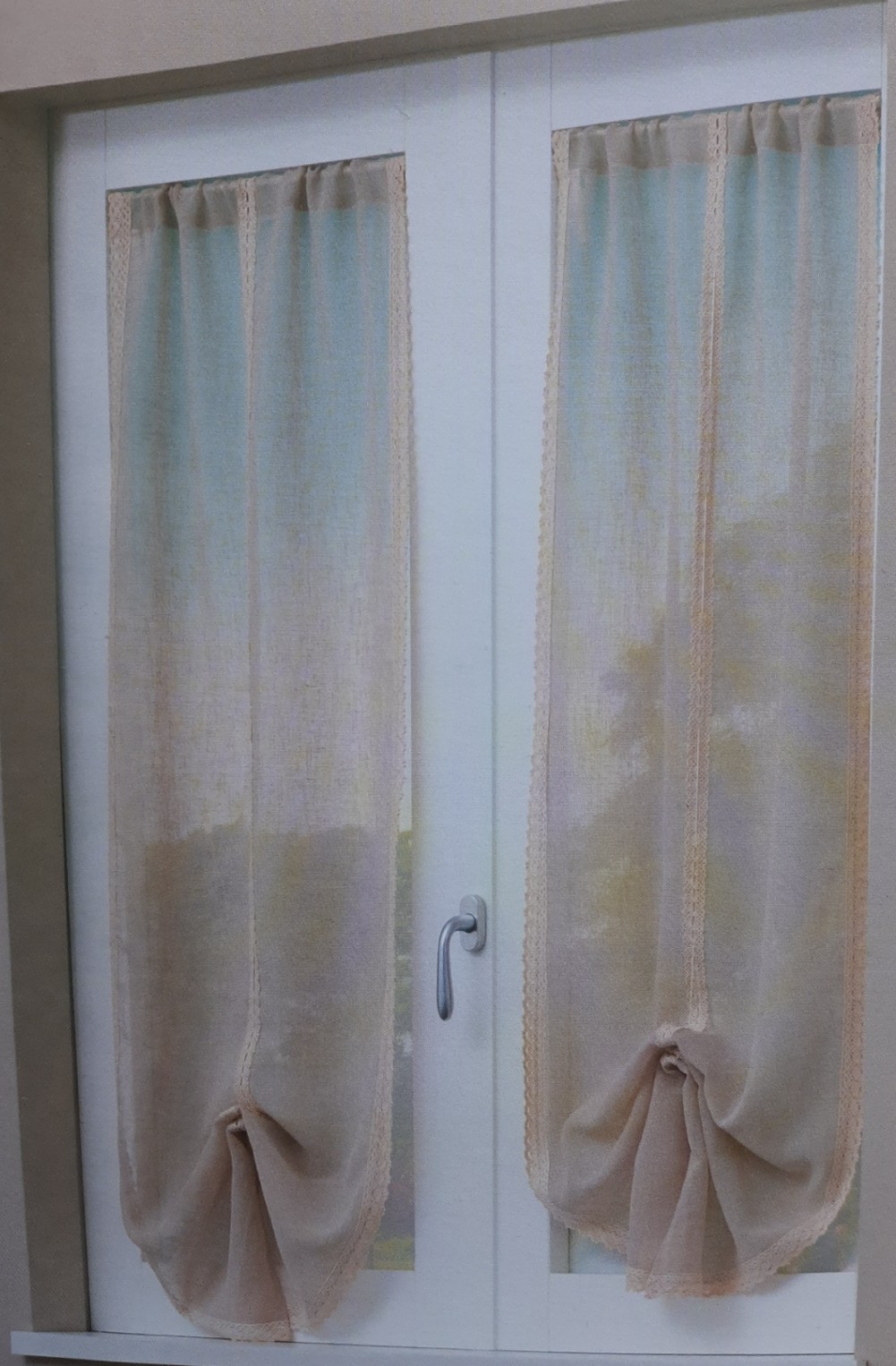 Coppia tende a vetro per finestra regolabili con merletto misura 60x230 cm Coppia tende a vetro per finestra regolabili con merletto misura 60x230 cm